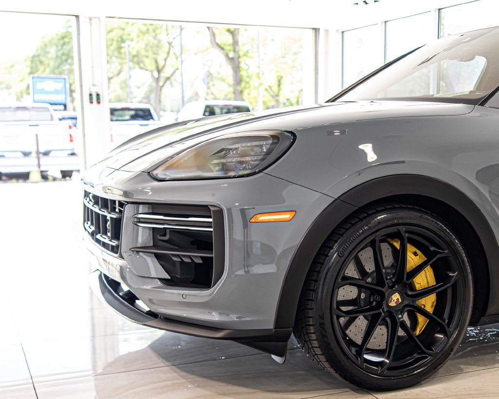 Used 2024 Porsche Cayenne Turbo GT AWD/4WD image 4