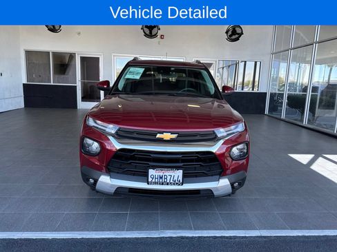 Used 2023 Chevrolet TrailBlazer LT FWD image 2