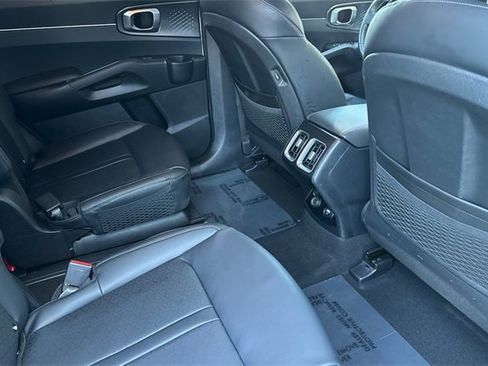 Used 2022 Kia Sorento S image 19