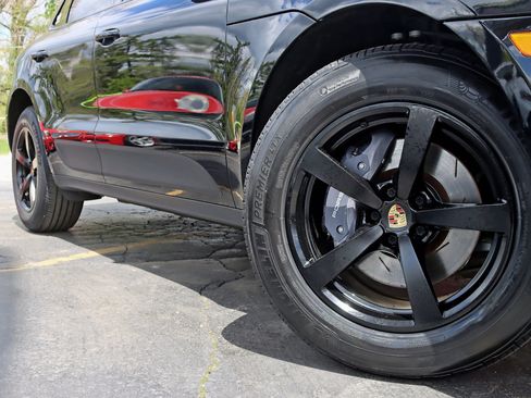 Used 2021 Porsche Macan AWD/4WD image 5