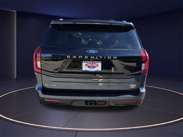 Certified 2025 Ford Expedition Active RWD image 4
