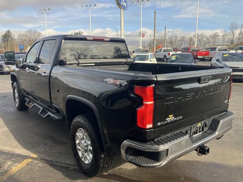 Used 2024 Chevrolet Silverado 2500 LTZ w/ LTZ Convenience Package AWD/4WD image 5