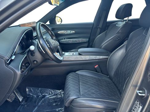 Used 2023 Genesis GV70 3.5T Sport w/ Sport Advanced Package image 9