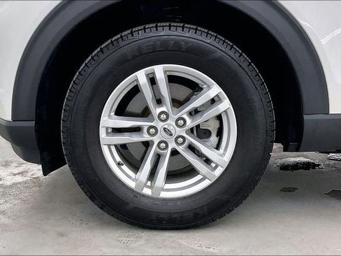 Used 2022 Ford Explorer XLT AWD/4WD image 10