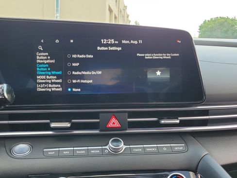 New 2025 Hyundai Elantra Limited image 26