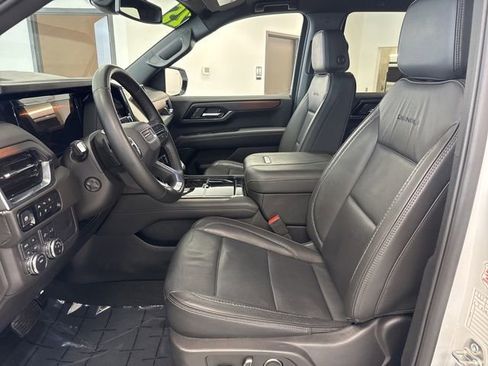 Used 2025 GMC Yukon Denali image 17