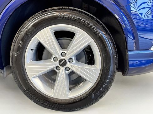 Used 2024 Audi Q4 e-tron Premium w/ Convenience Package image 29