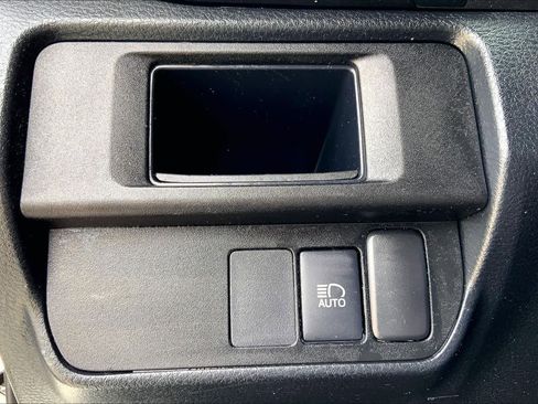 Used 2019 Toyota Tacoma SR image 33