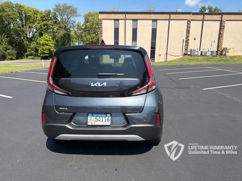 Used 2025 Kia Soul LX w/ LX Technology Package FWD image 7