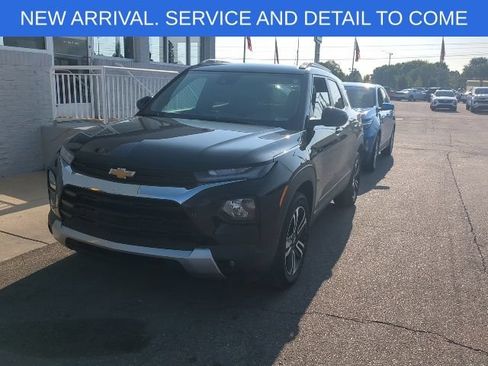 Used 2023 Chevrolet TrailBlazer LT FWD image 11