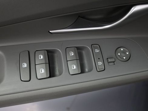 Used 2022 Hyundai Elantra SEL w/ Convenience + Premium Package FWD image 11