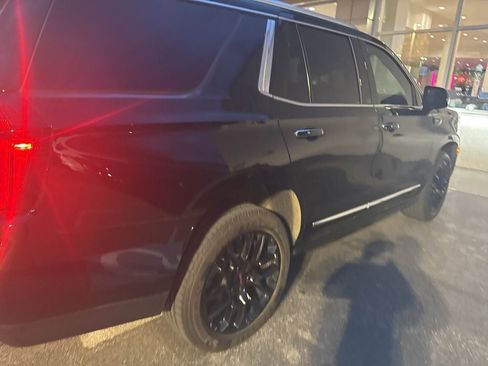 Used 2022 GMC Yukon Denali image 3