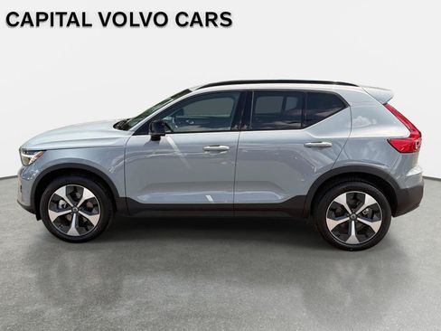 Used 2026 Volvo XC40 B5 Plus AWD/4WD image 8