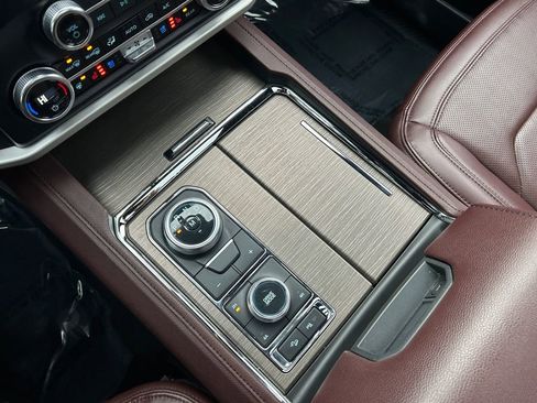 Used 2024 Ford Expedition Max Limited image 20