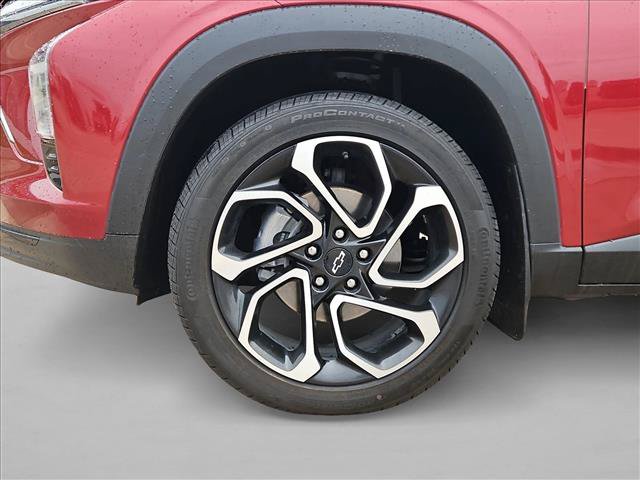 Used 2024 Chevrolet Trax RS w/ Sunroof Package FWD image 24