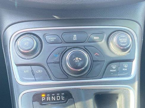 Used 2015 Chrysler 200 Limited w/ Convenience Group FWD image 38