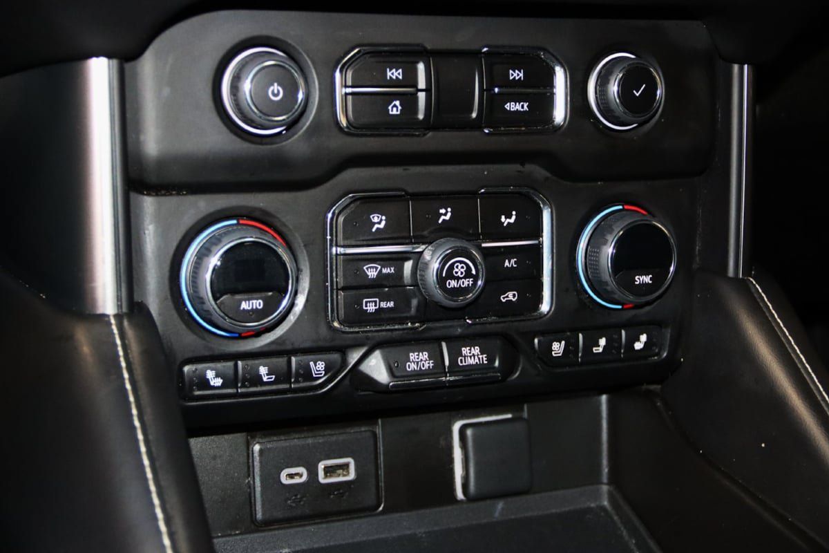 Used 2023 Chevrolet Tahoe Premier AWD/4WD image 46