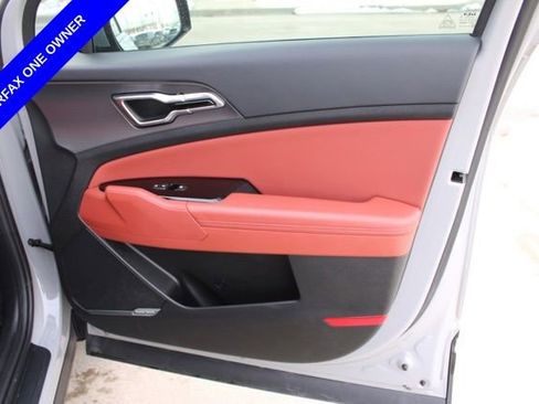 Used 2025 Kia Sportage SX image 22