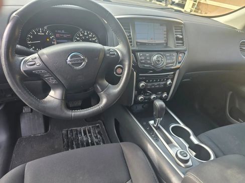 Used 2017 Nissan Pathfinder SV w/ SV Tech Package image 26