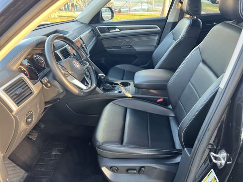 Certified 2021 Volkswagen Atlas SE image 16