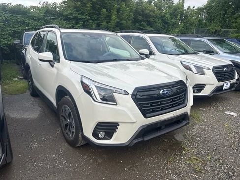 Used 2024 Subaru Forester Premium AWD/4WD image 11