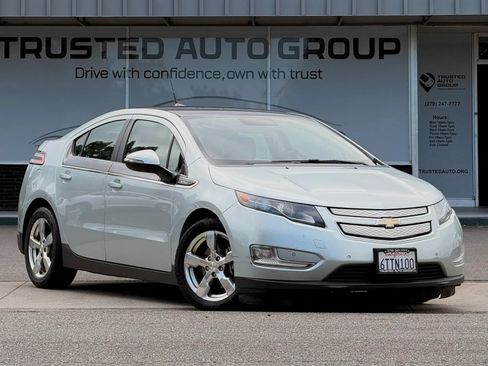Used 2011 Chevrolet Volt Premium w/ Premium Trim Package FWD image 2
