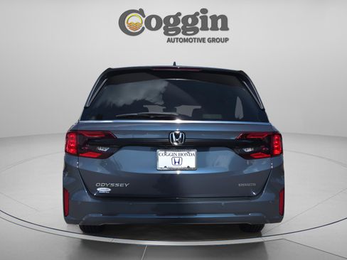 New 2026 Honda Odyssey Touring image 4