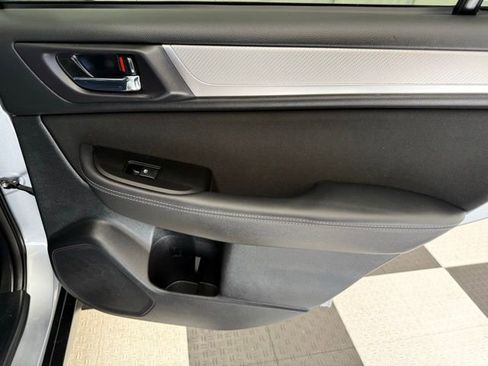 Used 2019 Subaru Outback 2.5i Premium AWD/4WD image 25