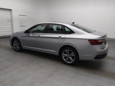 Used 2024 Volkswagen Jetta SE FWD image 3