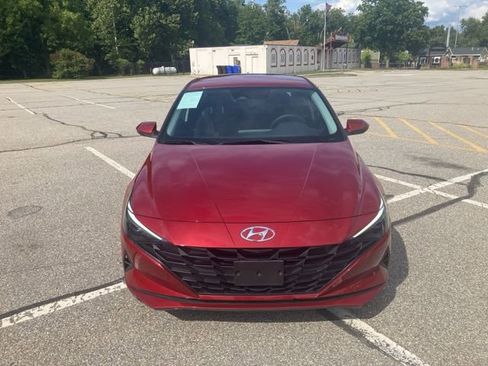 Used 2023 Hyundai Elantra SEL w/ Cargo Package FWD image 2
