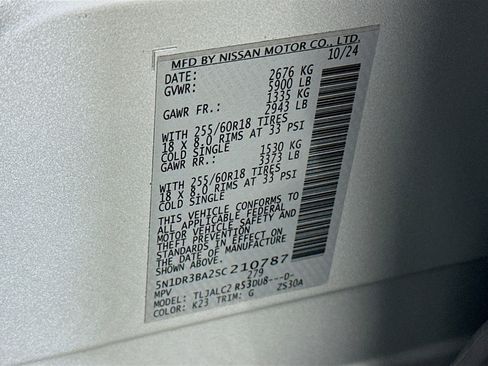 Used 2025 Nissan Pathfinder SV image 12