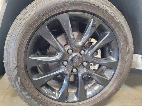 Used 2019 Jeep Grand Cherokee Altitude RWD image 31