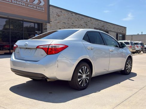 Used 2016 Toyota Corolla LE FWD image 8