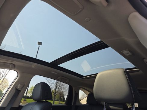 Used 2023 Acura RDX w/ Technology Package image 3