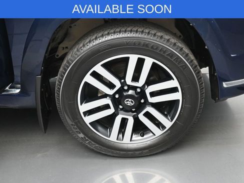 Used 2024 Toyota 4Runner Limited AWD/4WD image 39