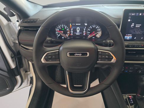 Used 2026 Jeep Compass Trailhawk AWD/4WD image 15