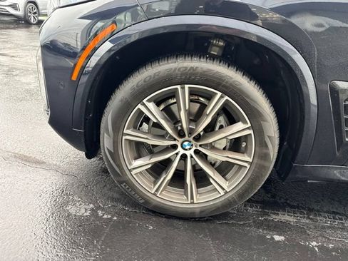 Used 2025 BMW X5 xDrive40i w/ M Sport Package AWD/4WD image 12
