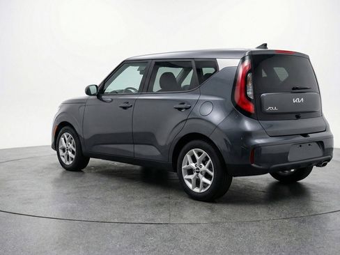 Used 2025 Kia Soul LX w/ LX Technology Package FWD image 6
