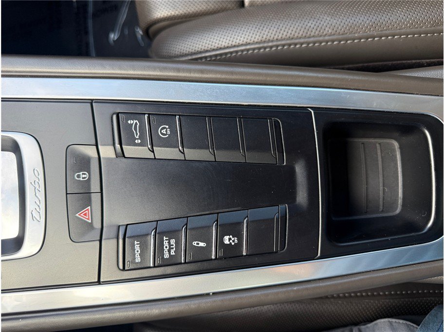 Used 2014 Porsche 911 Turbo AWD/4WD image 22