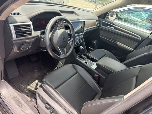 Used 2023 Volkswagen Atlas SE FWD image 2