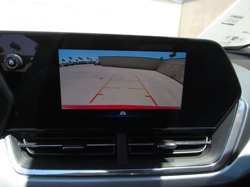 Used 2026 Chevrolet Trax LT w/ Driver Confidence Package FWD image 19
