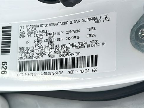 Used 2021 Toyota Tacoma TRD Off-Road w/ Technology Package AWD/4WD image 30