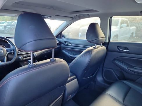 Used 2021 Nissan Altima 2.5 SR w/ SR Premium Package FWD image 11