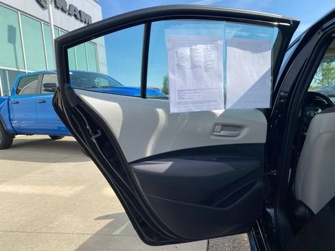 Used 2025 Toyota Corolla LE FWD image 20
