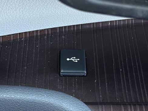 Used 2024 Toyota Sienna LE image 21