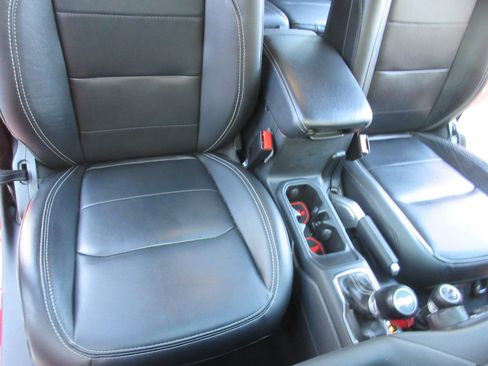 Used 2021 Jeep Wrangler Unlimited Sahara w/ Cold Weather Group image 28