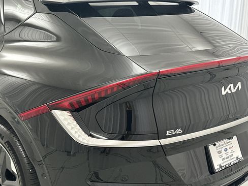 New 2025 Kia EV6 Wind image 10