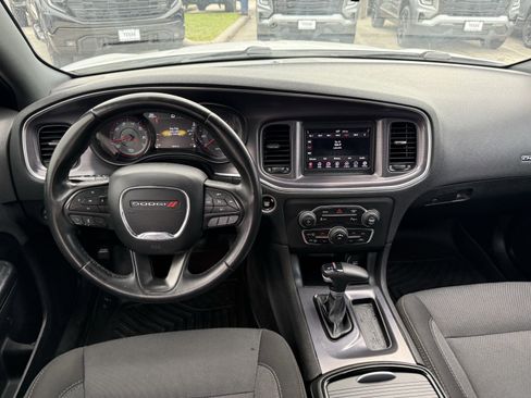 Used 2018 Dodge Charger SXT w/ Blacktop Package image 14