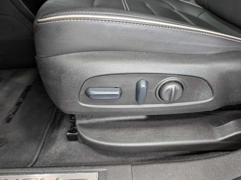 Used 2023 GMC Acadia Denali AWD/4WD image 40