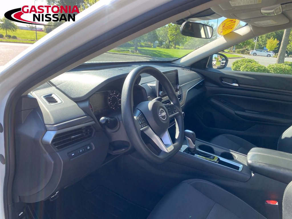 Used 2025 Nissan Altima 2.5 SV FWD image 18